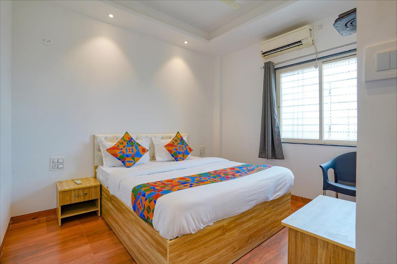 Collection O Hotel Farmaish Garden Chinchvad Екстериор снимка